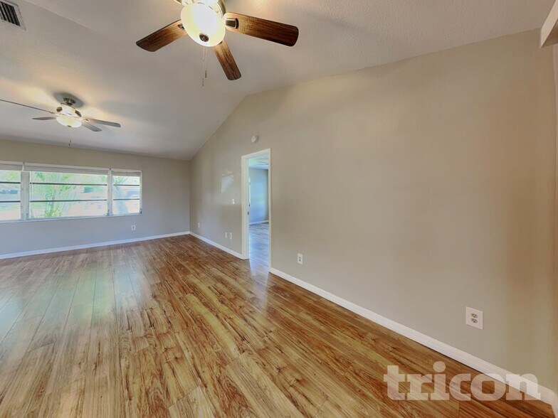 Building Photo - 20336 Peachland Blvd