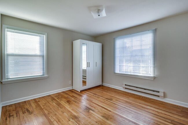 Building Photo - 9238 15th Ave SW