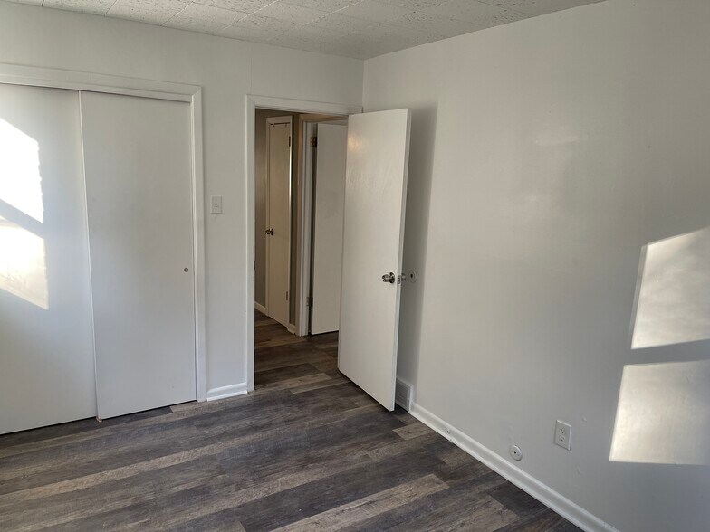 1st Bedroom - 7038 Valley Ave