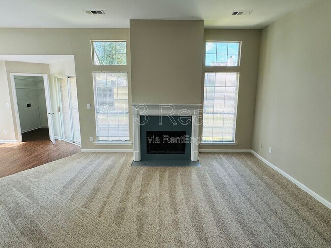 Building Photo - 4025 Oak Shadow Ln