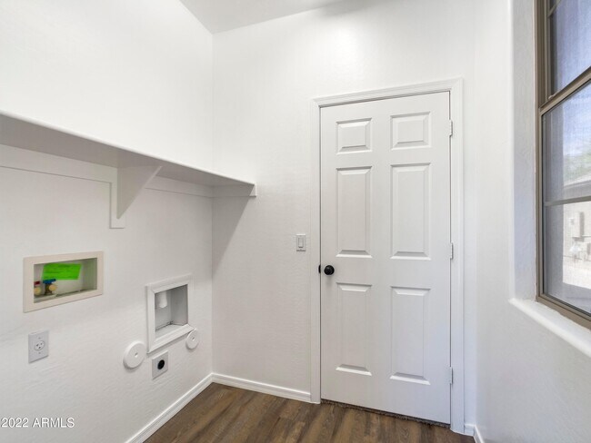 Building Photo - 2622 W Florentine Rd