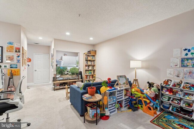 Building Photo - 1708 Lake Shore Crest Dr
