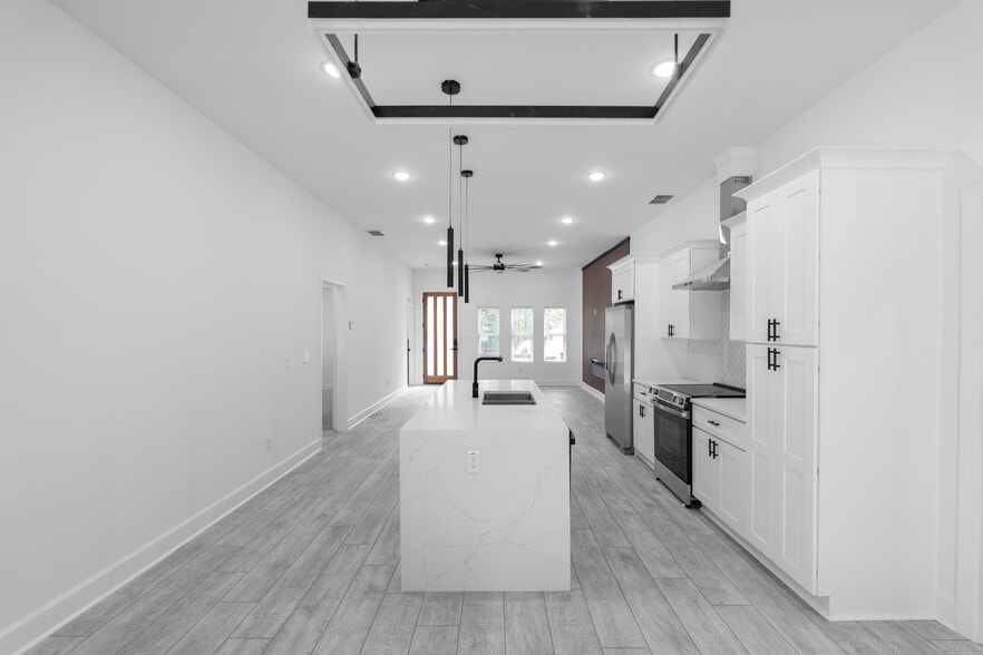 Building Photo - 101 Howell Dr SW