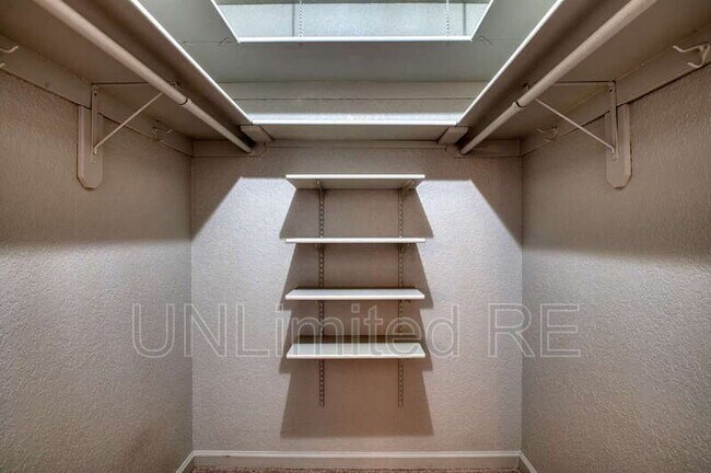 Building Photo - 2512 Cisco Dr S