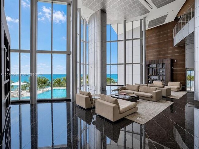Building Photo - 17001 Collins Ave