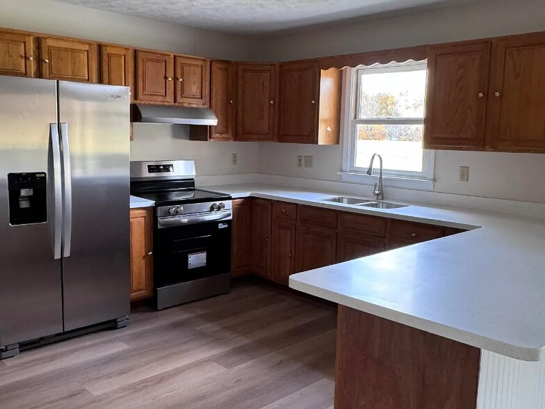 Building Photo - 3663 White Rd