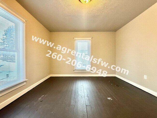 Building Photo - 4 bedroom house