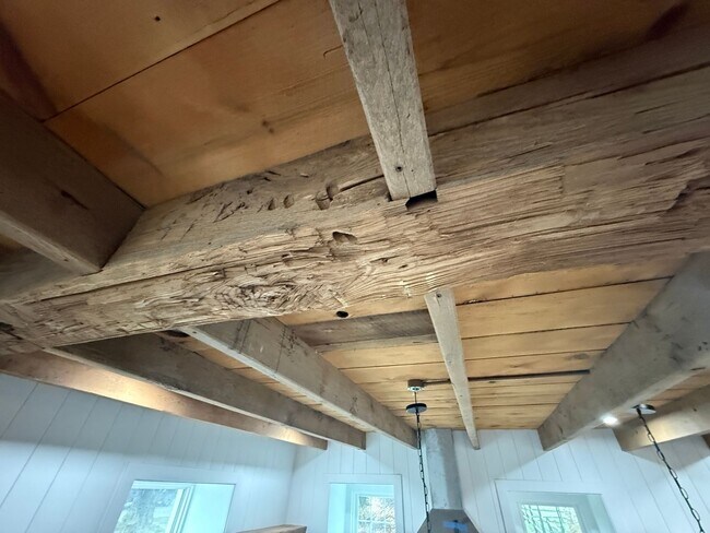 Building Photo - Amazing Brand New Renovated Farmhouse. Don't Miss.