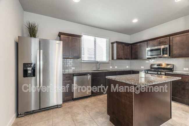 Building Photo - 412 Hortus Dr