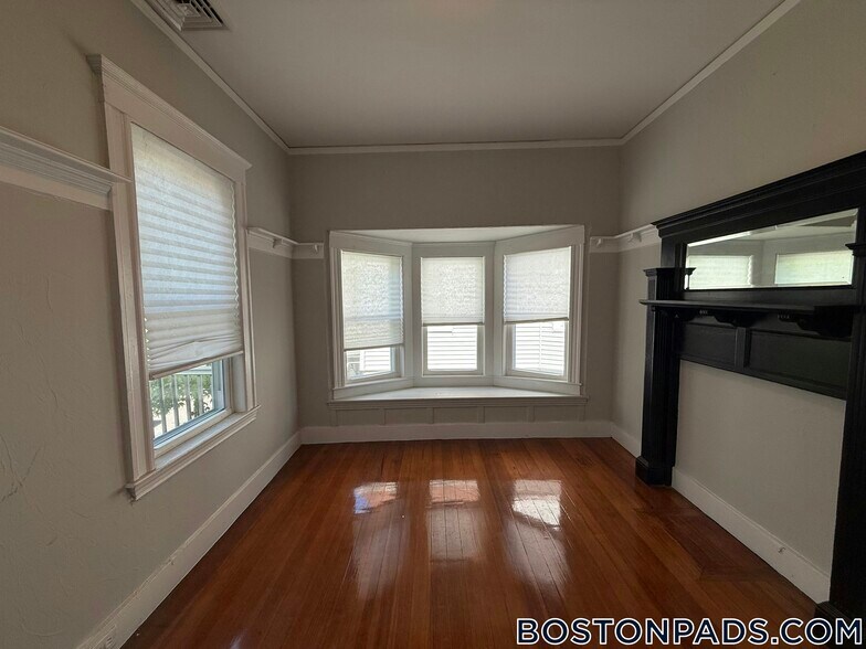 Building Photo - 41 Simpson Ave