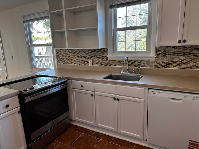 Building Photo - Adorable Sylvan Heights