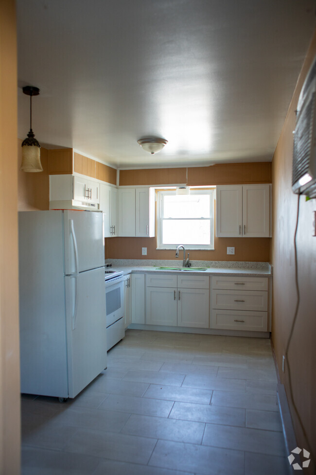 Building Photo - 2981 3rd Ave