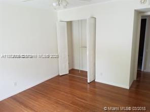 Building Photo - 415 N Laurel Dr