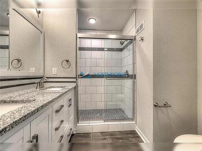 Building Photo - 4 bedrooms, 3 baths gorgeous Parkville home