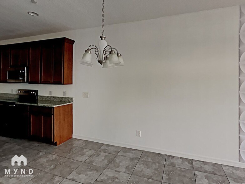 Building Photo - 10509 Spring Arbor Ln