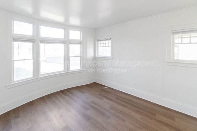 Building Photo - 1911 W 2nd Ave