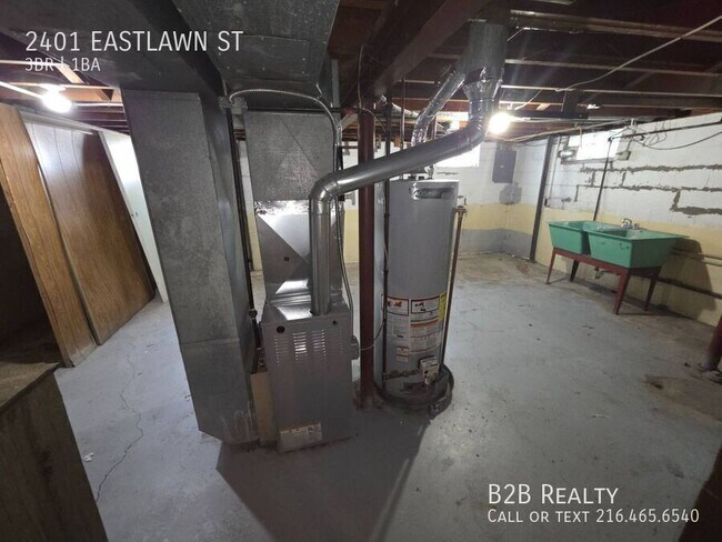 Building Photo - 2401 Eastlawn St