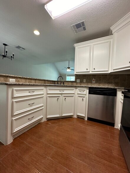 Building Photo - 1109 Byrdsong Ct