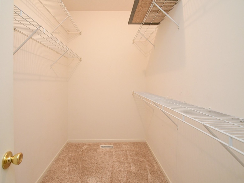Building Photo - 5018 S 194th Ave