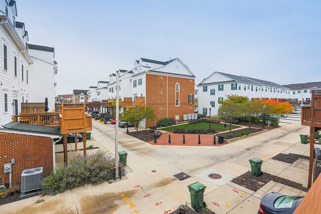 Building Photo - 803 McHenry St