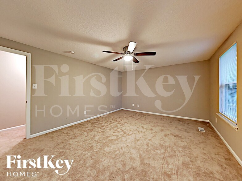 Building Photo - 1940 Winsted Ct