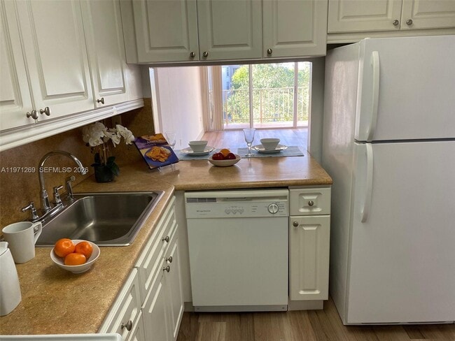 Building Photo - 13120 SW 92nd Ave