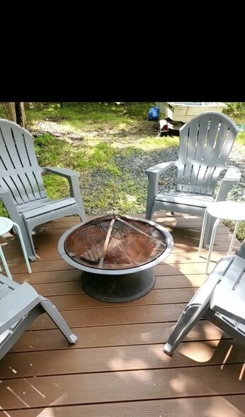 Building Photo - 102 Winding Way