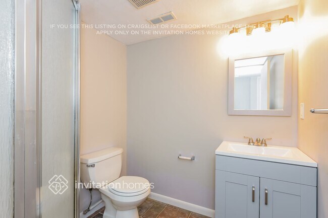 Building Photo - 227 Poppy St