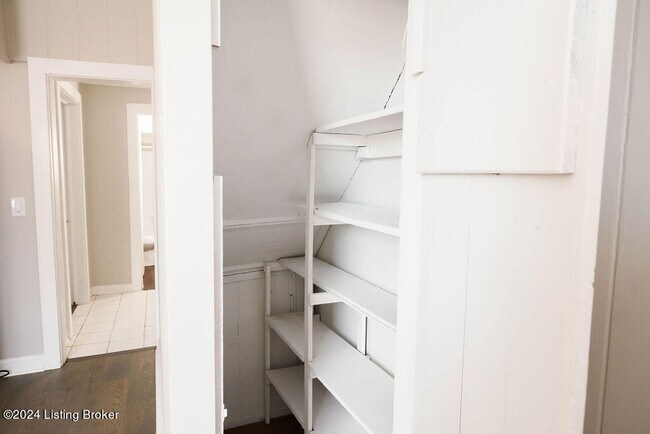 Building Photo - 208 Pope St