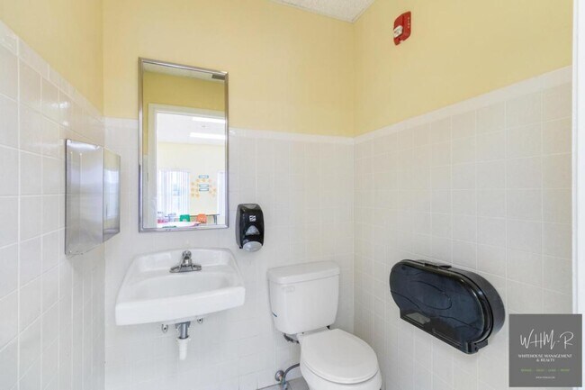 Building Photo - 926 Quincy St