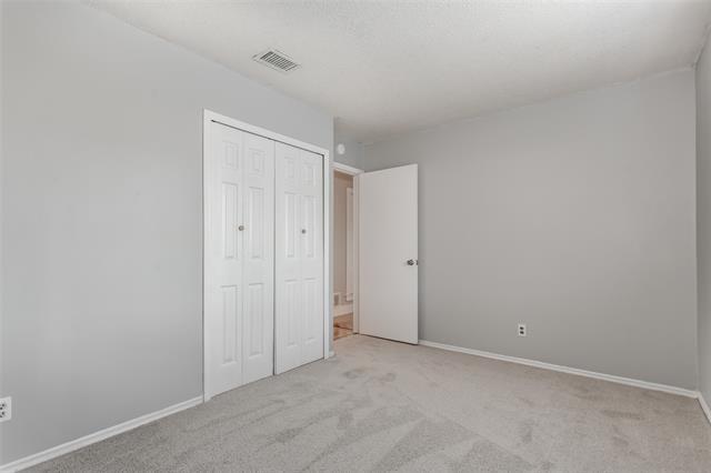 Building Photo - 2121 Travis Dr