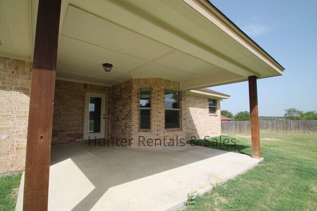 Building Photo - Cove Dream Home!