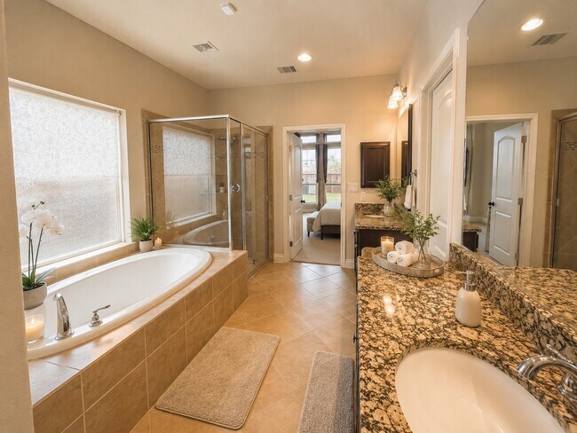 Building Photo - 27926 Bradford Ridge Dr
