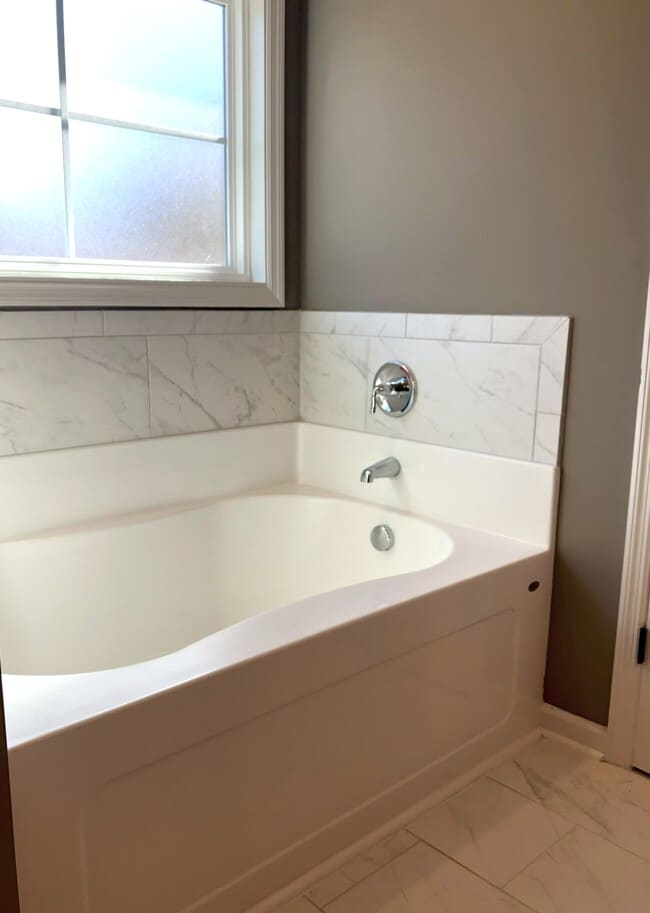 Building Photo - 807 Goodale Dr