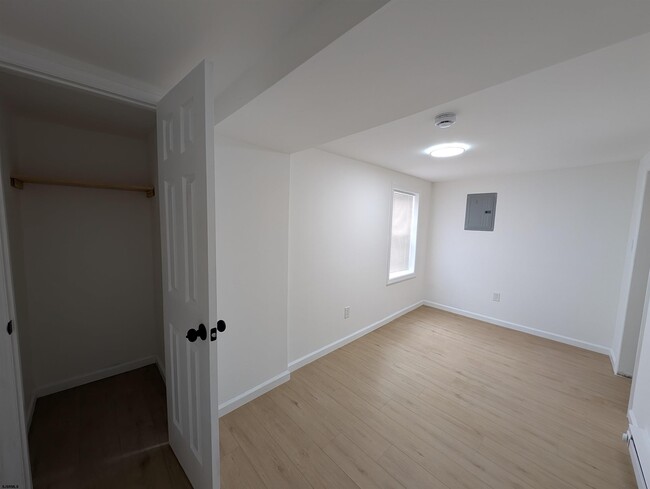 Building Photo - 16 N Iowa Ave