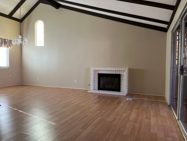 Building Photo - ***Move In Special.  Half off 1st month's ...