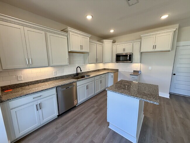 Building Photo - 166 Dewberry Rd