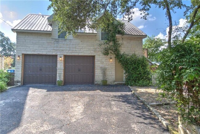 Building Photo - 2404 Thornton Rd