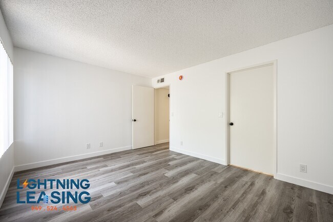 Building Photo - 14201 Victory Blvd