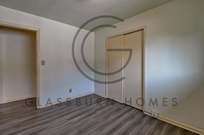 Building Photo - 3203 S Holt Rd