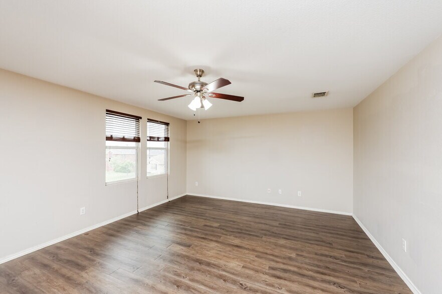 Building Photo - 3032 Picket Fence Dr