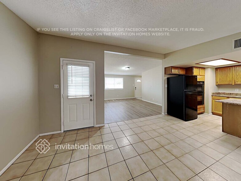 Building Photo - 8831 N 37th Dr