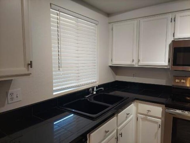 Building Photo - ADORABLE SCOTTSDALE CONDO!