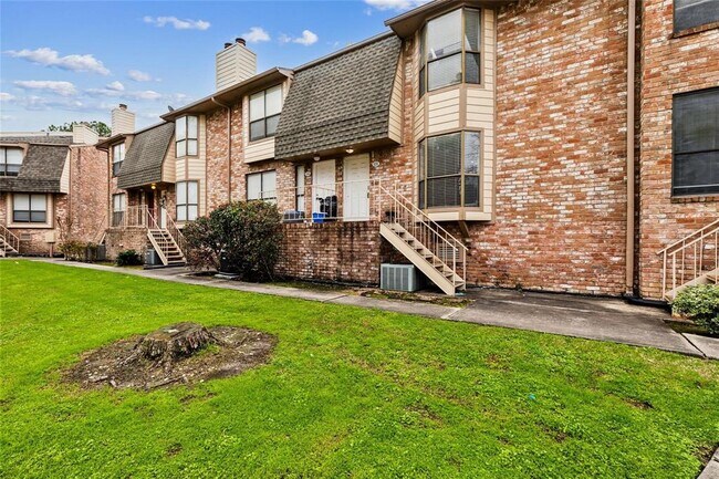 Building Photo - 2203 Place Rebecca Ln