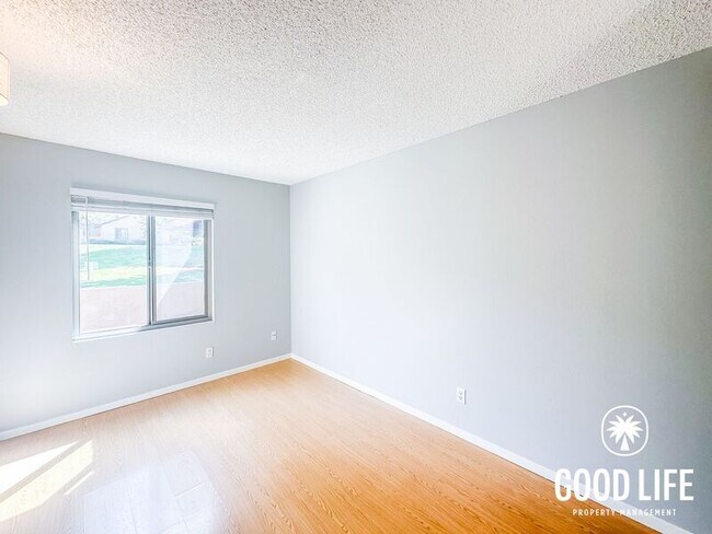 Building Photo - 8754 Wahl St
