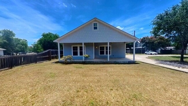 Primary Photo - 615 1st St
