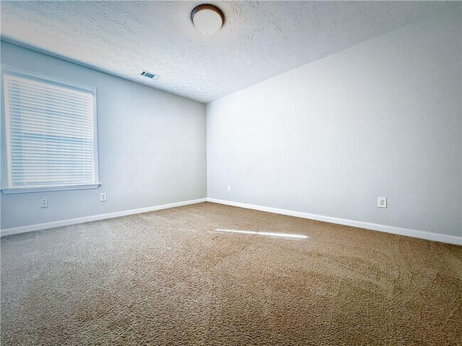 Building Photo - 3368 Hill Pond Dr NE