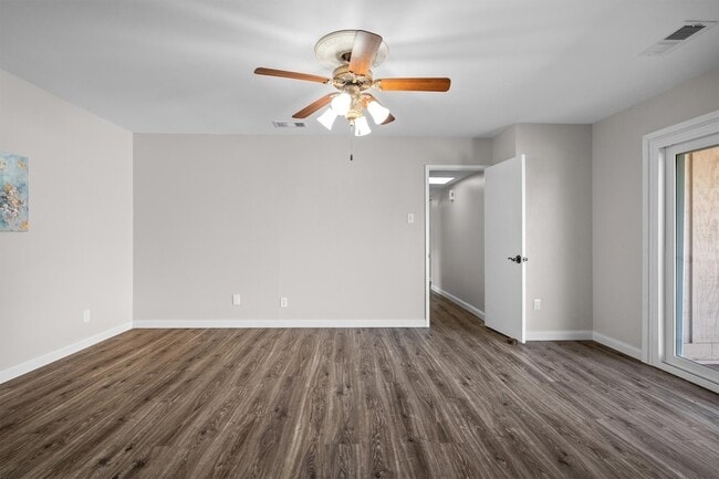 Building Photo - 2121 Sunrise Trail
