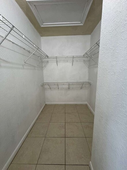 Building Photo - 2819 SE 15th Rd