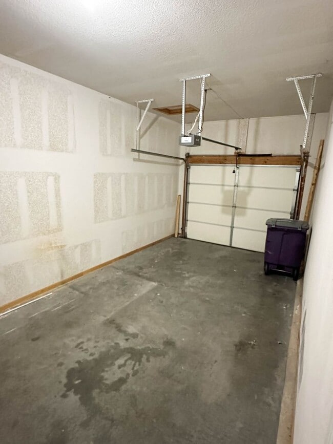 Building Photo - Italian Estates Property Management